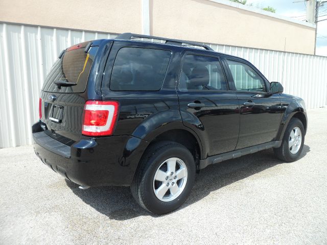 Ford Escape 2010 photo 2