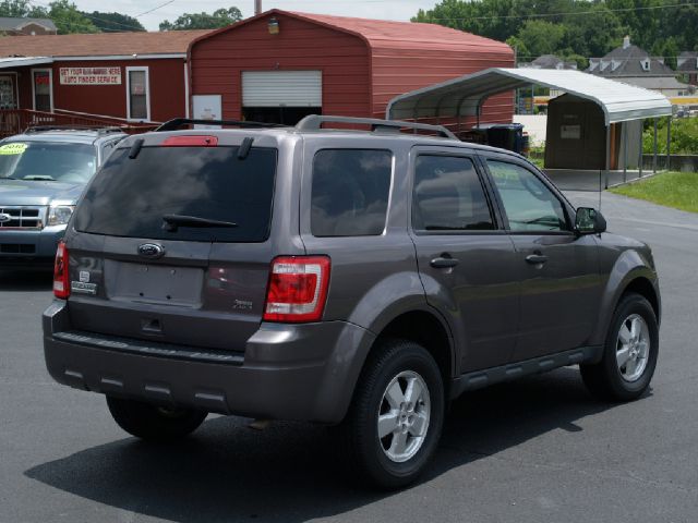 Ford Escape 31 FOOT SUV