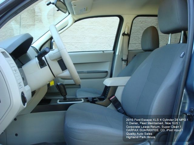 Ford Escape 2010 photo 2