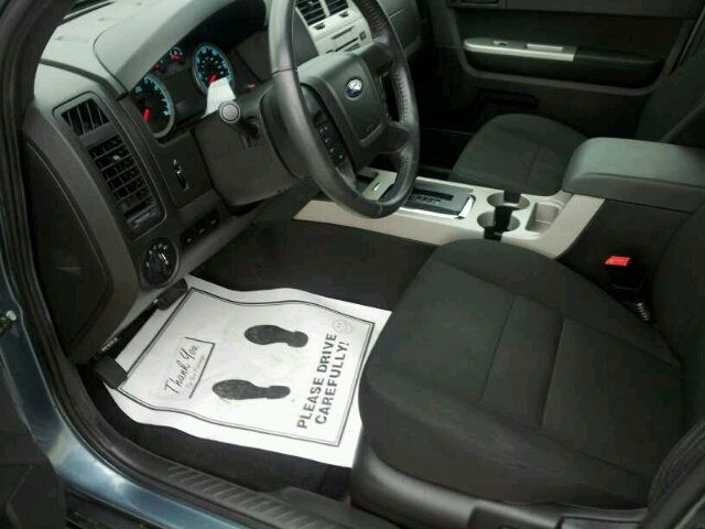 Ford Escape 2010 photo 1