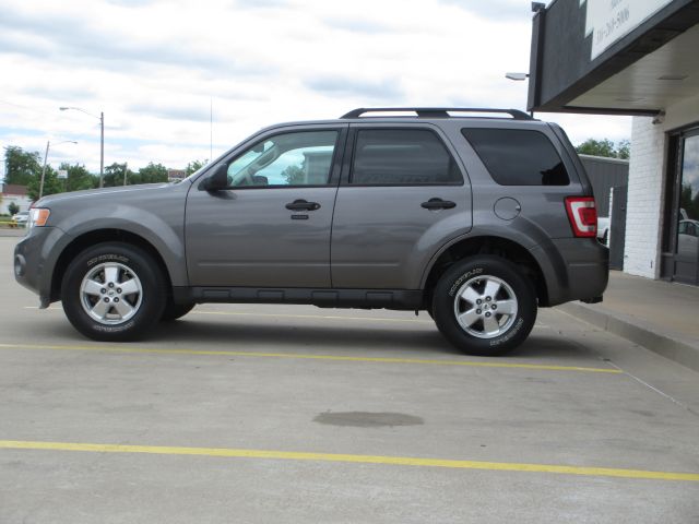 Ford Escape 2010 photo 2