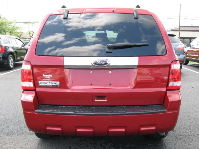 Ford Escape 2010 photo 2