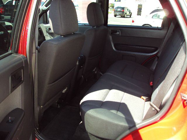 Ford Escape 2010 photo 2