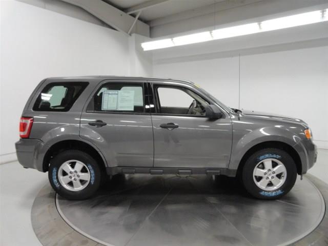 Ford Escape 2010 photo 1