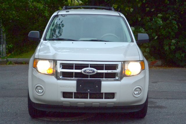 Ford Escape 2010 photo 1