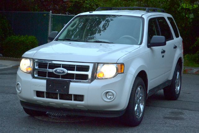 Ford Escape 2010 photo 2