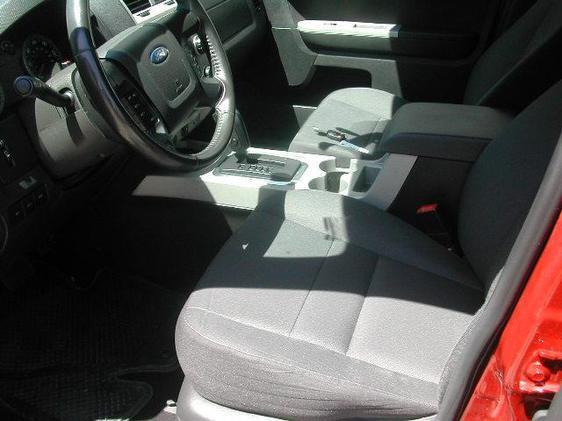 Ford Escape 2010 photo 2