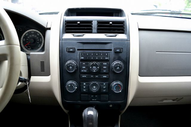 Ford Escape 2010 photo 9