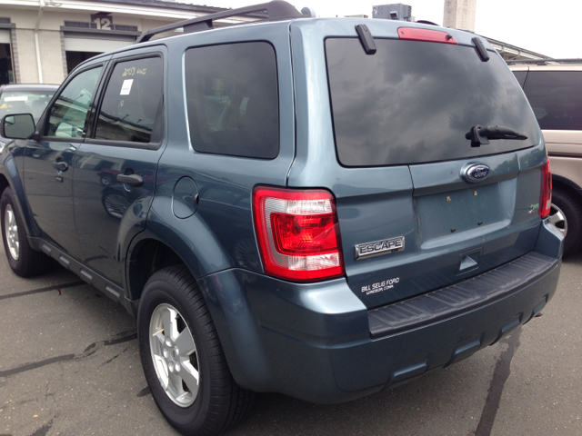 Ford Escape 2010 photo 1