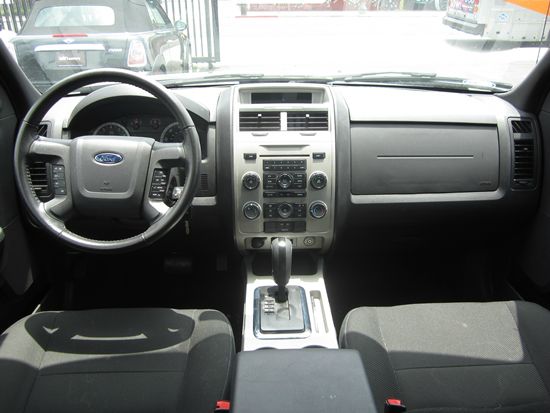 Ford Escape 2010 photo 2