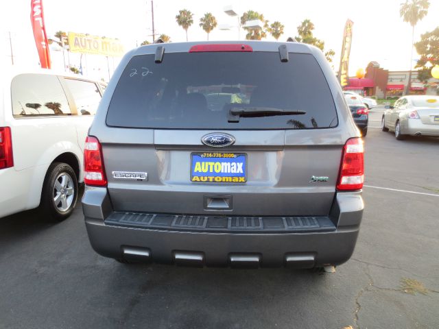 Ford Escape 2010 photo 2