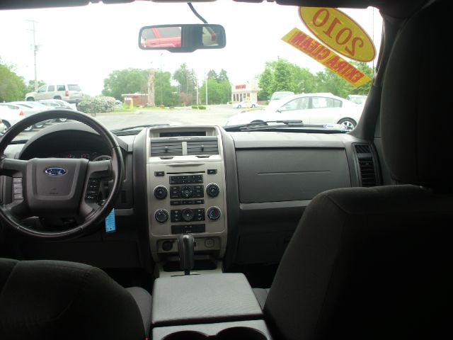 Ford Escape 2010 photo 2