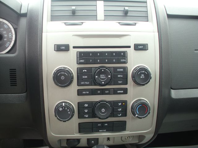 Ford Escape 2010 photo 29