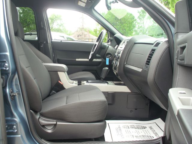 Ford Escape 2010 photo 30