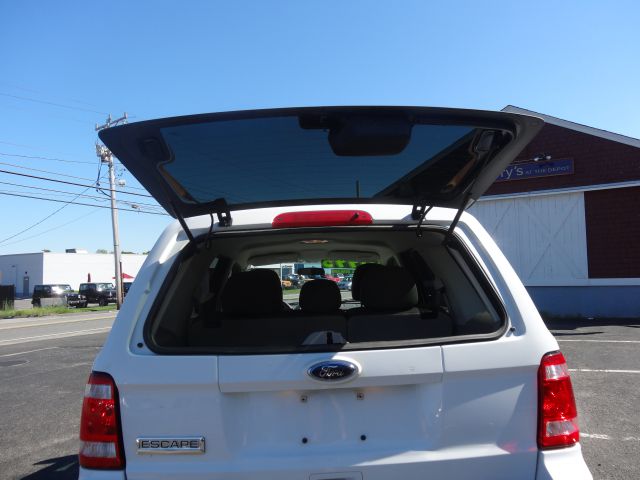 Ford Escape 2010 photo 1