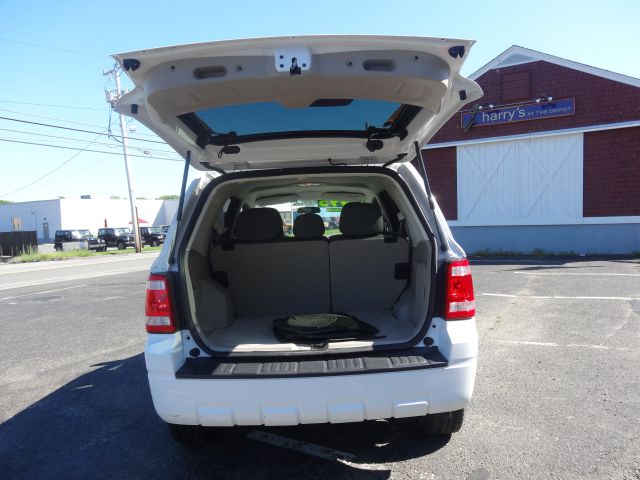 Ford Escape 2010 photo 16