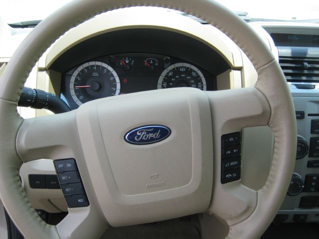 Ford Escape 2011 photo 6