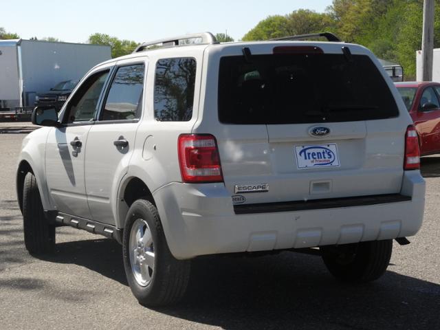 Ford Escape 2011 photo 2