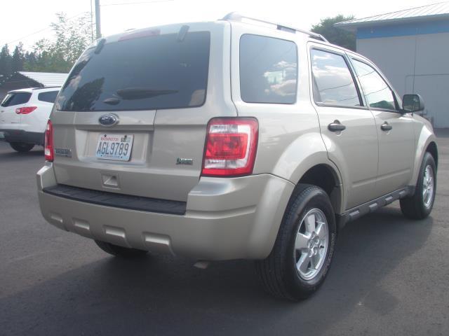 Ford Escape 2011 photo 3