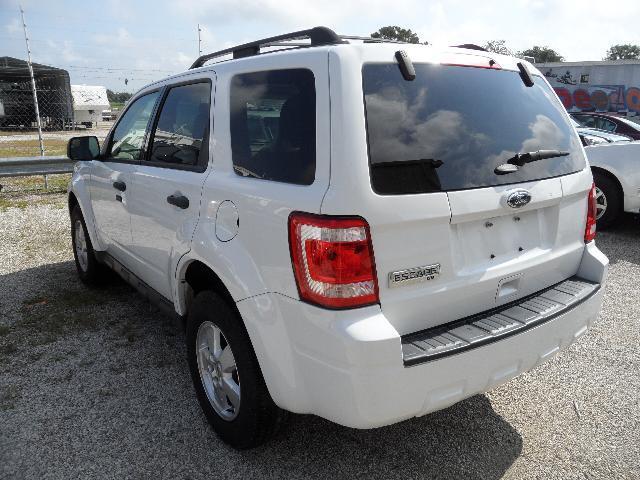 Ford Escape 2011 photo 3