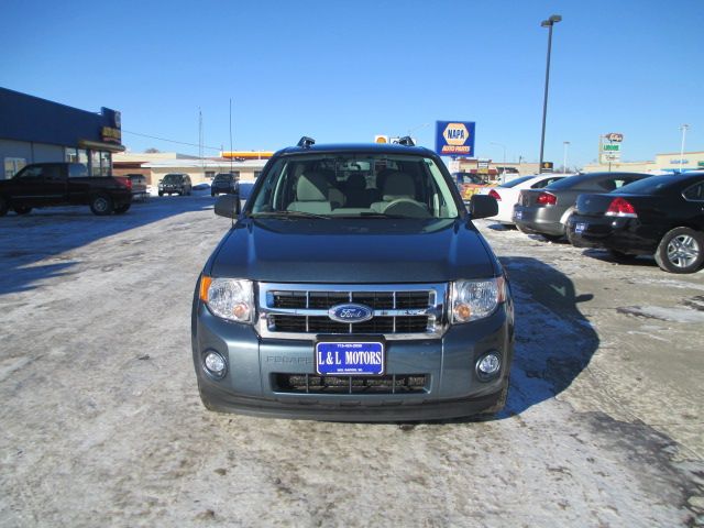 Ford Escape 2011 photo 2