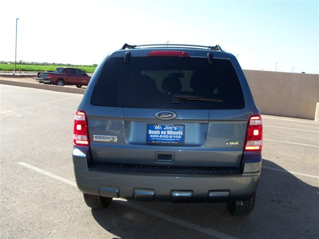 Ford Escape 2011 photo 2