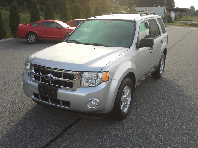 Ford Escape 2011 photo 2