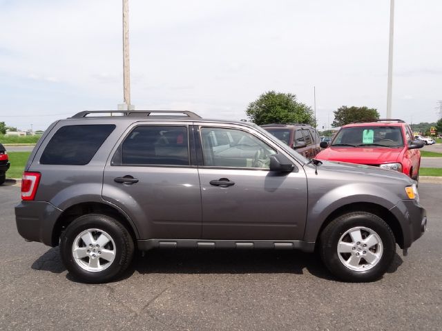 Ford Escape 2011 photo 2