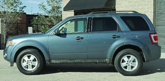 Ford Escape 2011 photo 2