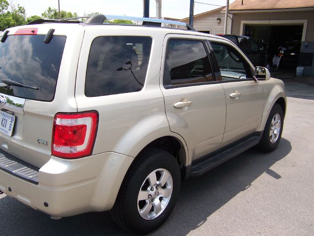 Ford Escape 2011 photo 4