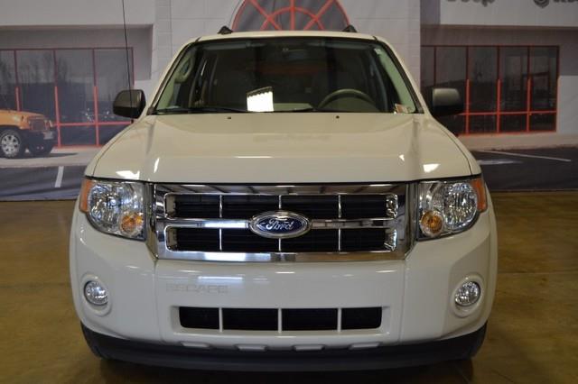 Ford Escape 2011 photo 1