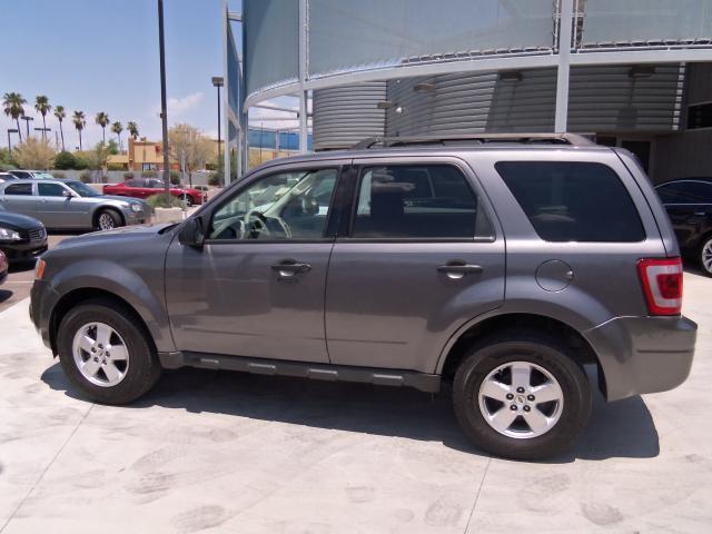 Ford Escape 2011 photo 1