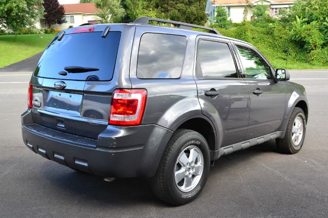 Ford Escape 2011 photo 1