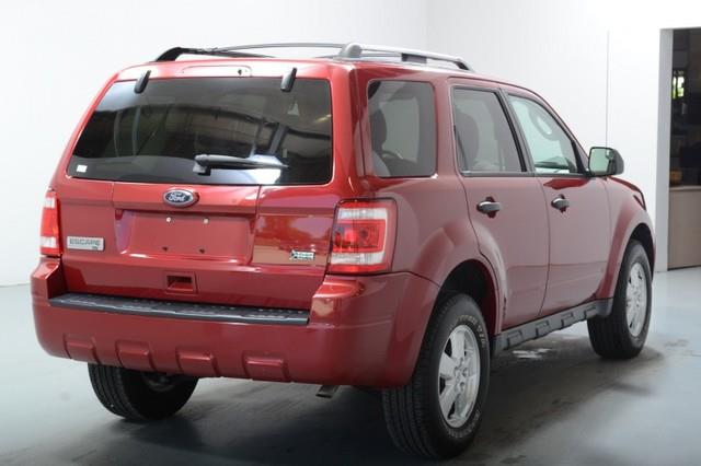 Ford Escape 2011 photo 3