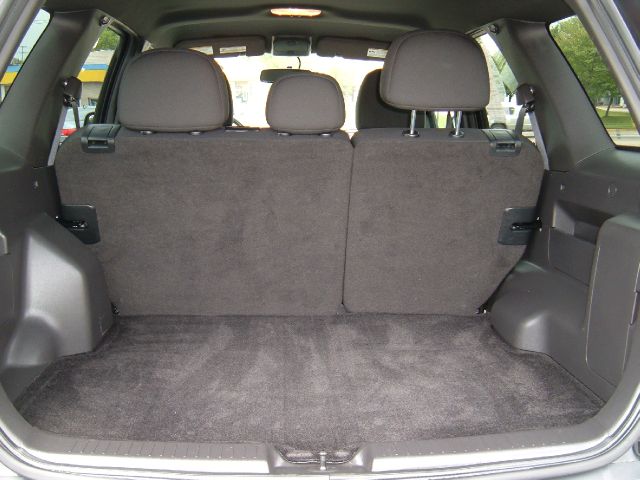 Ford Escape 2011 photo 2