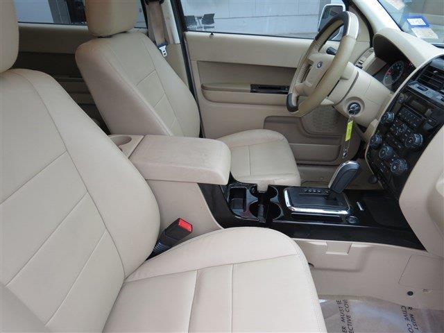 Ford Escape 2011 photo 1