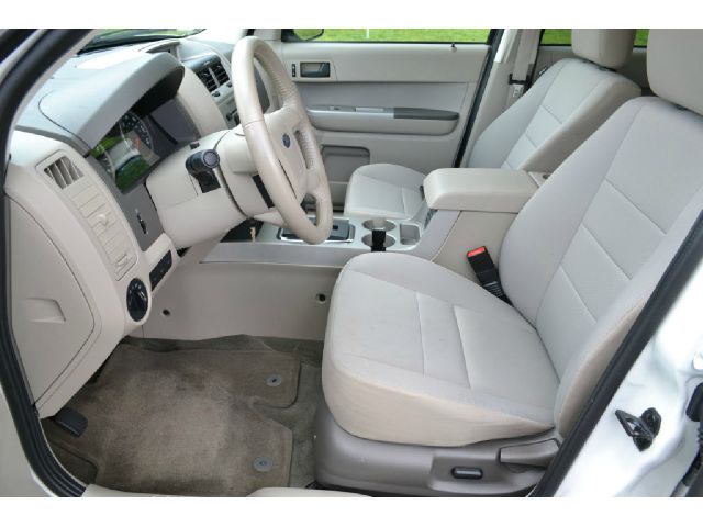 Ford Escape 2011 photo 4