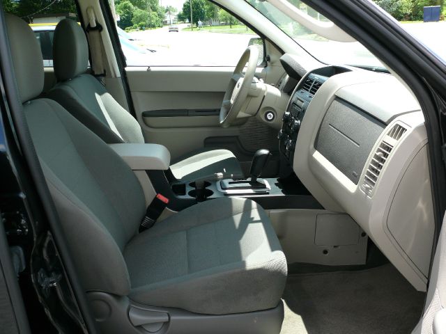 Ford Escape 2011 photo 24