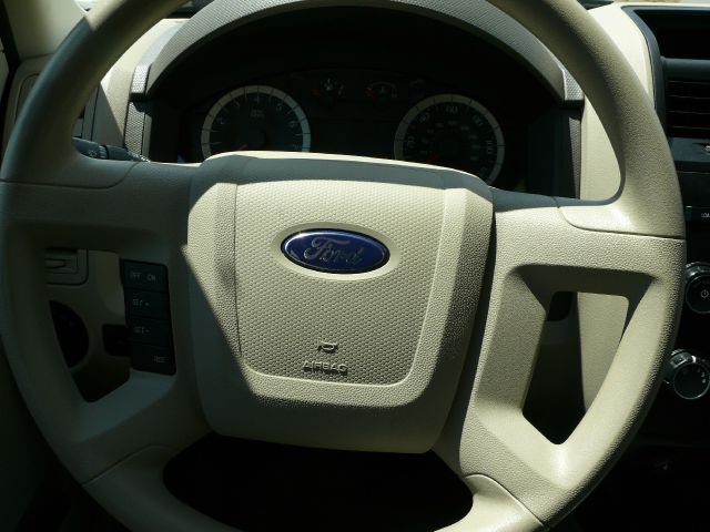 Ford Escape 2011 photo 28