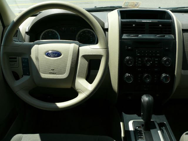 Ford Escape 2011 photo 30