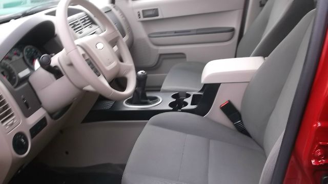 Ford Escape 2011 photo 1