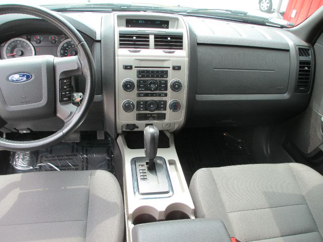 Ford Escape 2011 photo 13