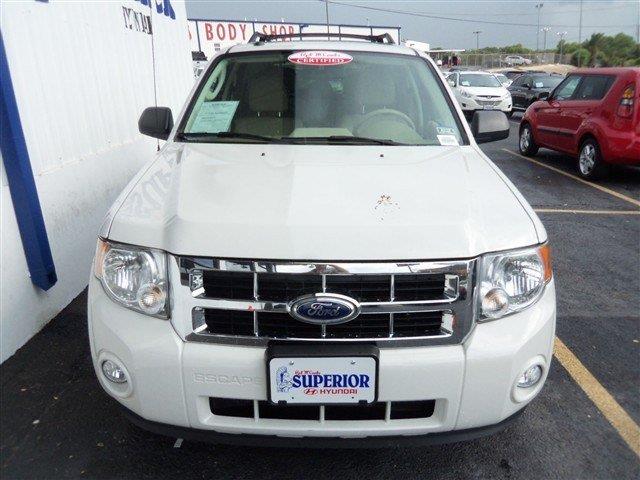 Ford Escape 2011 photo 2