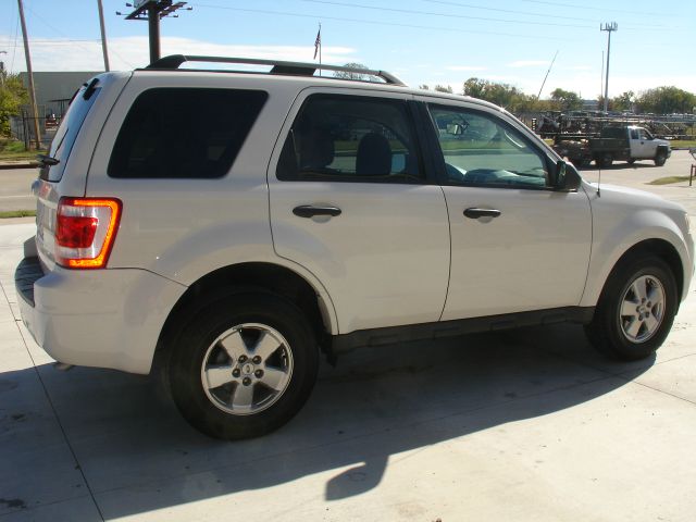 Ford Escape 2011 photo 1