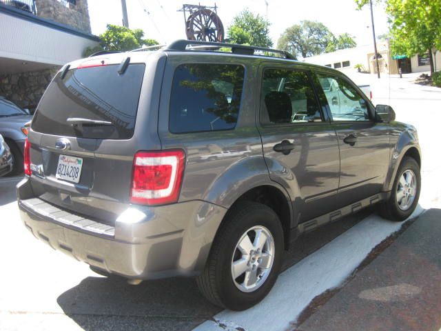 Ford Escape 2011 photo 2