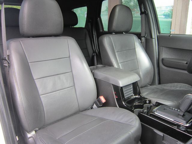 Ford Escape 2012 photo 2