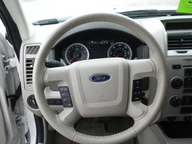 Ford Escape 2012 photo 13