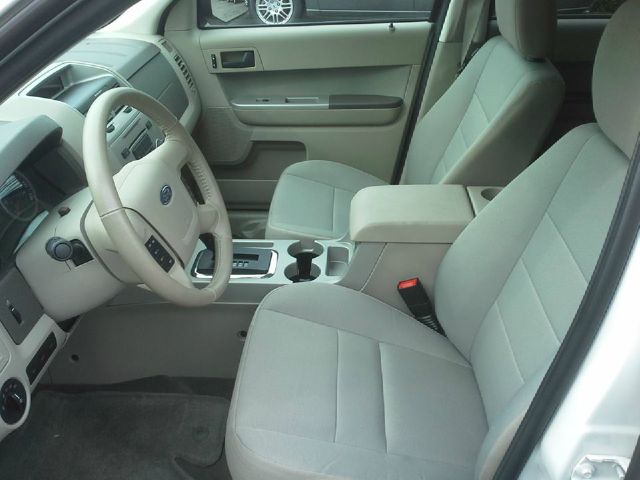 Ford Escape 2012 photo 2