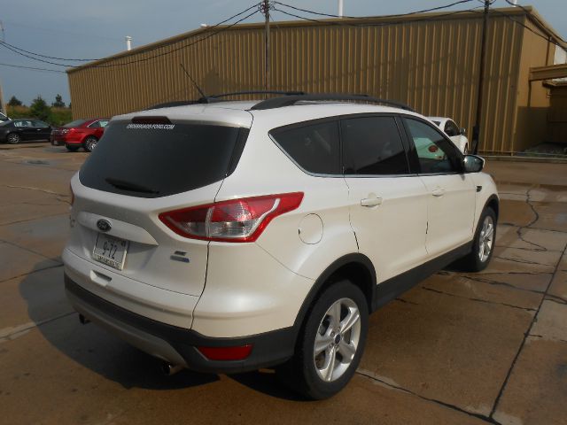 Ford Escape Quattro SUV