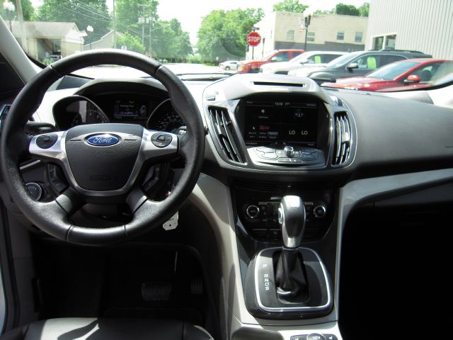 Ford Escape 2013 photo 2